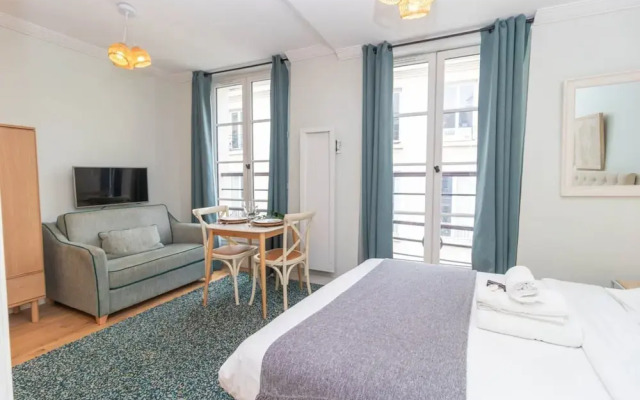 Superb and New Studio in the Center of Paris