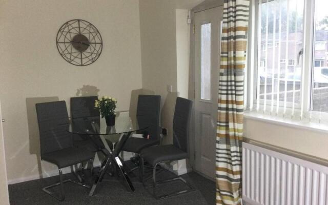 Nice Residential Within Easy Reach To Town
