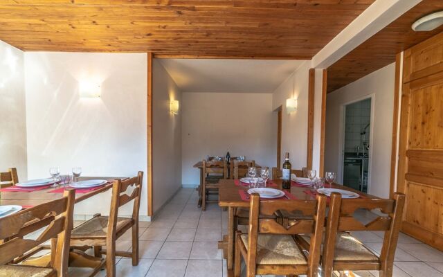 Authentic Chalet Méribel Village Close to the slopes