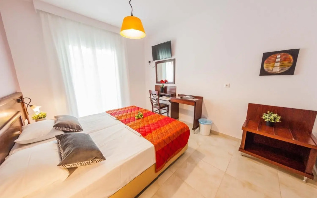 Sarantis Hotel