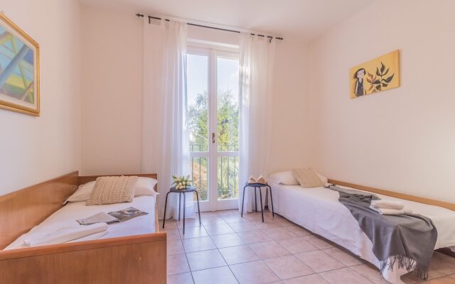 Il Tramonto sul Lago Varenna