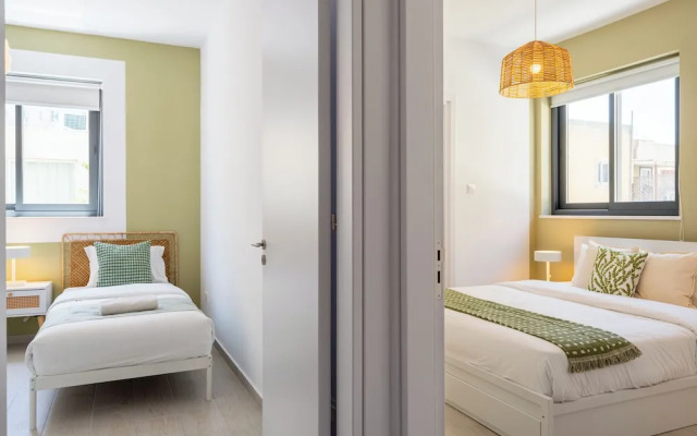 Solenne Stylish 2-BR Apt in Larnaca