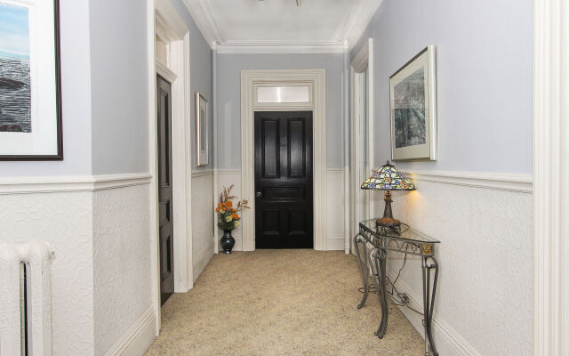 Cabot Boutique Hotel