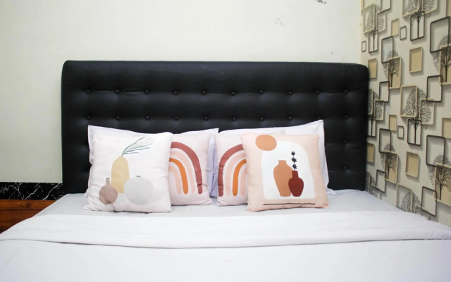 Super OYO Capital O 2258 Santana Syariah Guest House