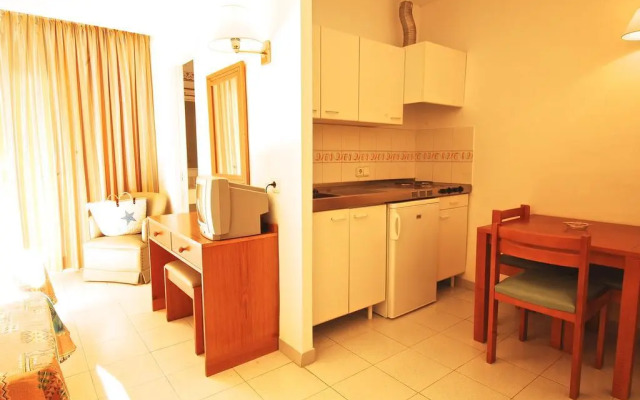 Gavimar Ariel Chico Hotel and Apartments