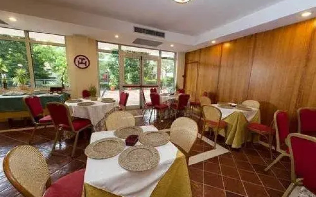 Hotel & Residence Torre Di Pratolungo