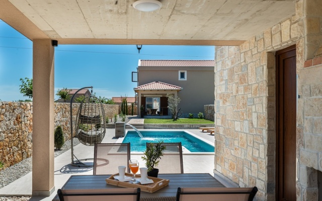 Villa Rea 4 With Heated Pool