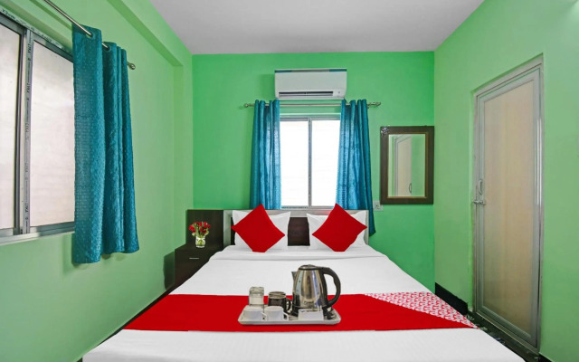 OYO Flagship 70156 Dark N Dreams