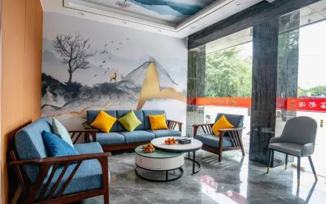Liuzhou Baodu Hotel (Xijiang Road Century High School)