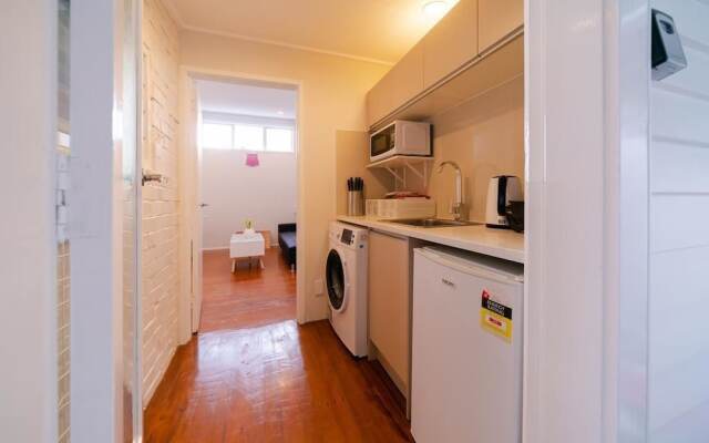 Takapuna Central Spacious & New Home