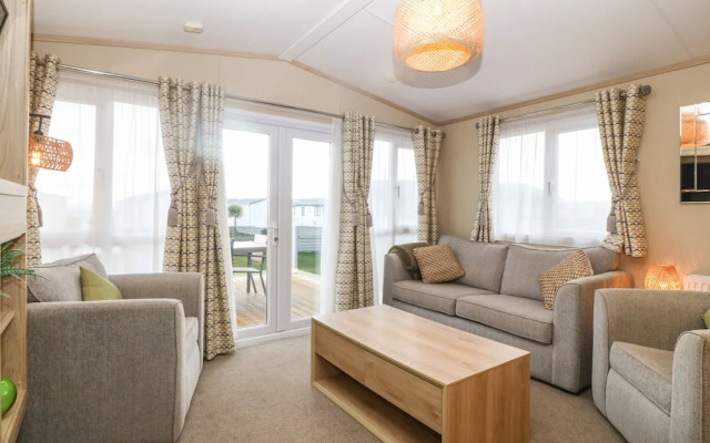 Seafront Holiday Home 2