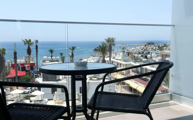 Dionysos Central Hotel