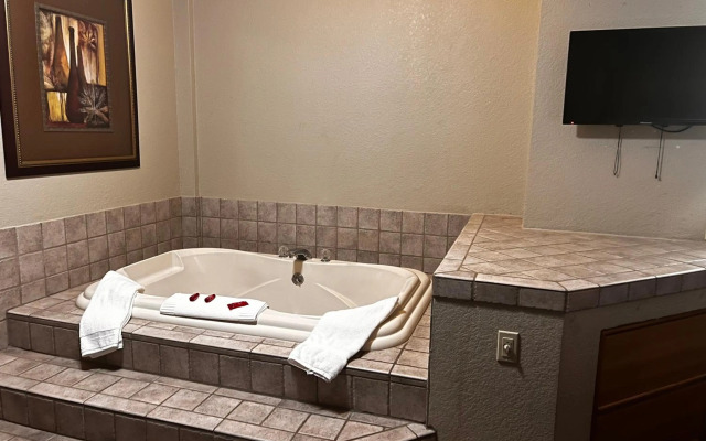 Apple Tree Inn and Suites