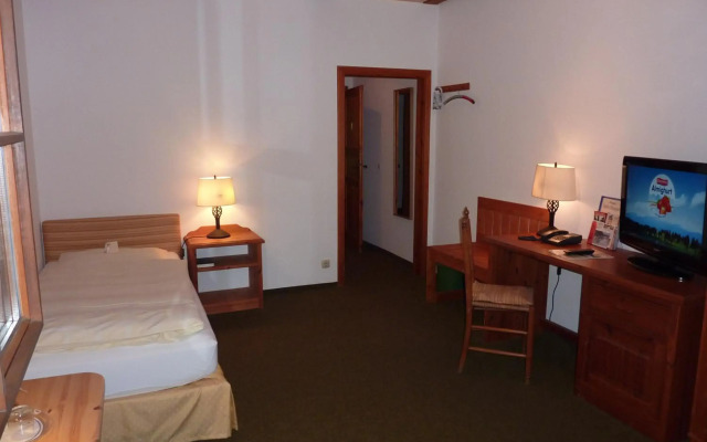 AKZENT Hotel Zur Wasserburg , bed & breakfast