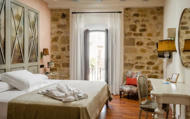 Hotel  YIT La Casona del Arco