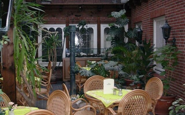 Vier Linden
