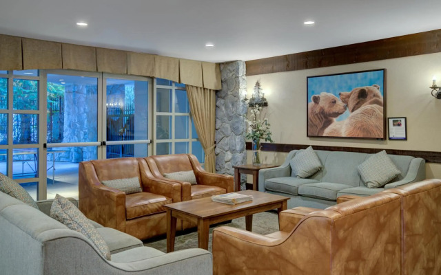Blackcomb Springs Suites by CLIQUE