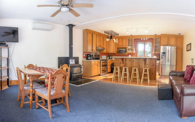 3Bedroom2Bath CarriageHouse Pet Friendly