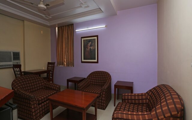 OYO 645 Hotel Tourist Deluxe