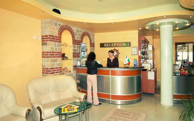 Dionis Hotel