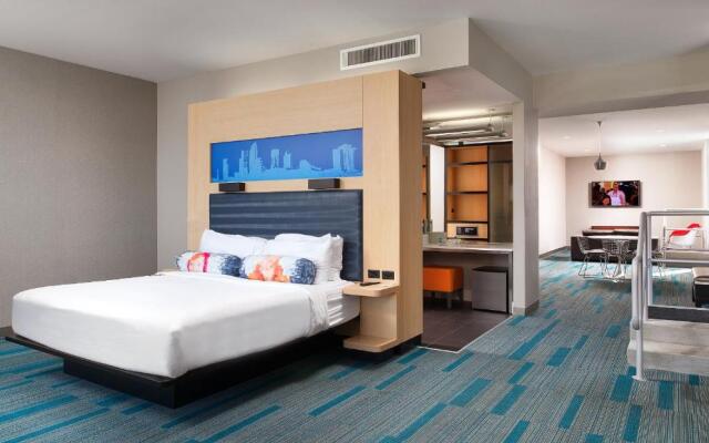 Aloft Tampa Downtown