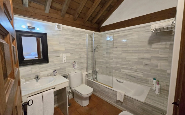 Santa Isabel la Real Hotel