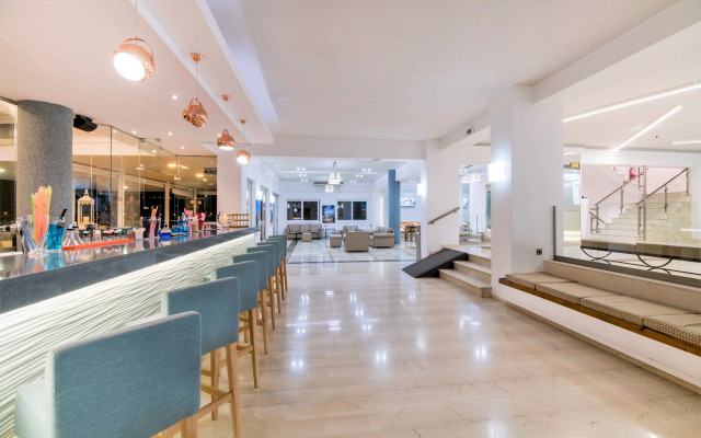 Horizon Beach Hotel