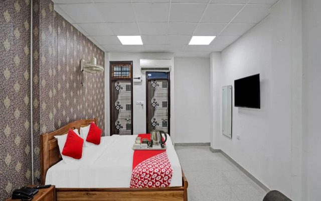 OYO Flagship 70217 Visitor Guest House