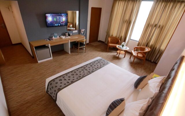 Botahtaung Hotel