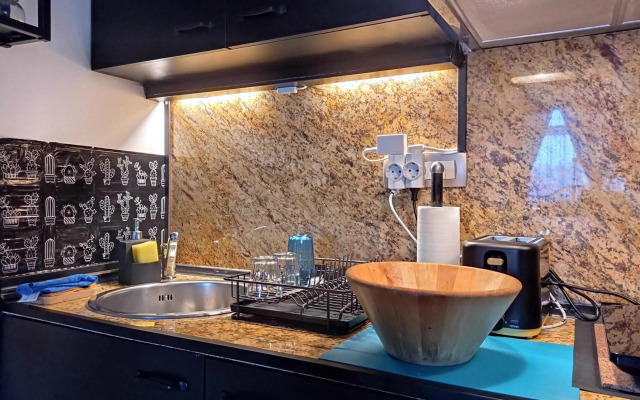 Urban Zen Den 2 Room Condo