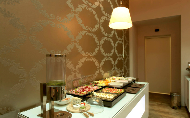 Friday Hotel