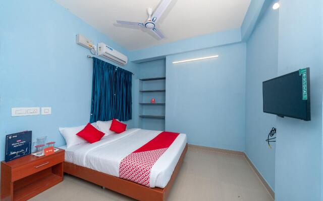 OYO 15702 Thulsi Residency