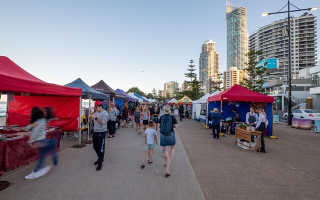 Heart of Surfers Paradise - Ocean Views
