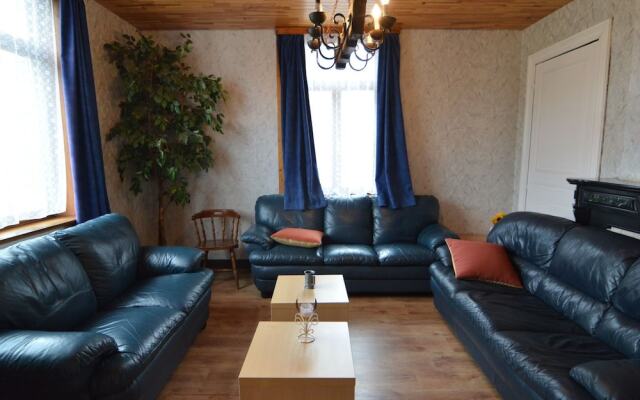 Charming Holiday Home in Coo