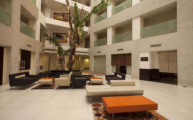 Avalon Courtyard