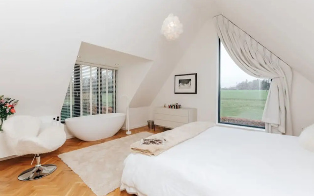 Wisteria House in Buckinghamshire