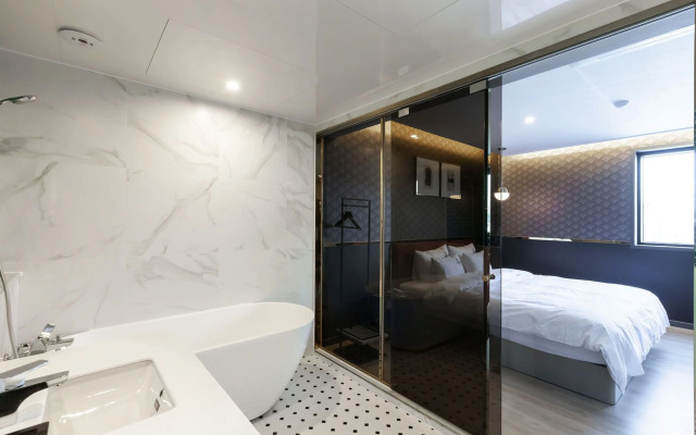 Brown Dot Hotel Sasang Renecite