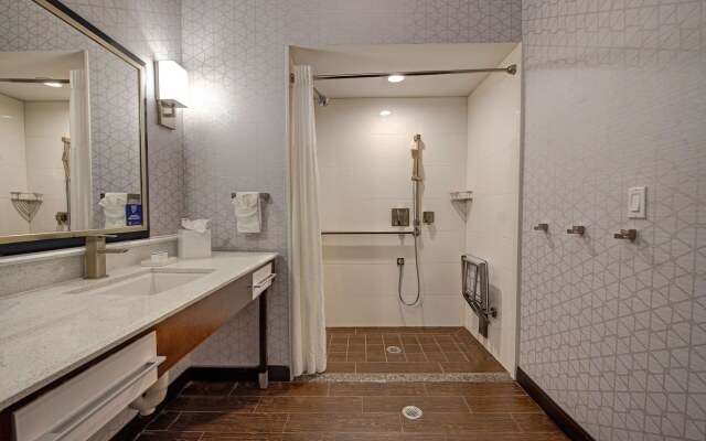 Hampton Inn & Suites By Hilton Rockville Centre