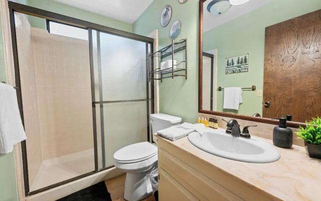 Bear Woods 3BR Retreat