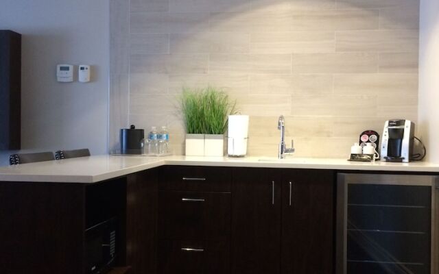 Ramada by Wyndham Cornwall