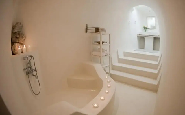 Art Villa Exogonia Santorini