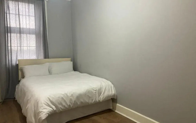 Three Bed Two Bath Apartment in London