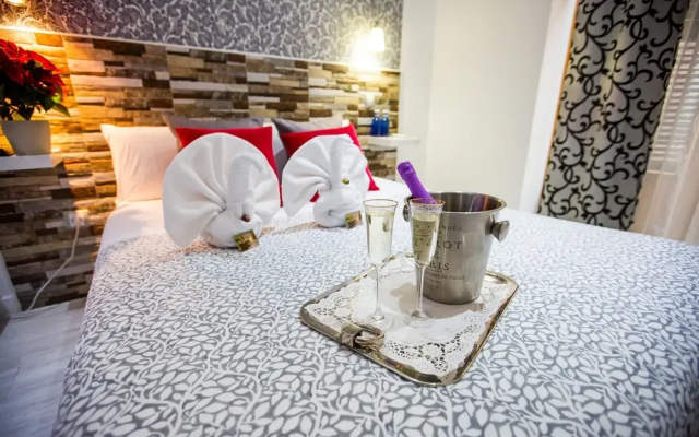 Hostal Adis
