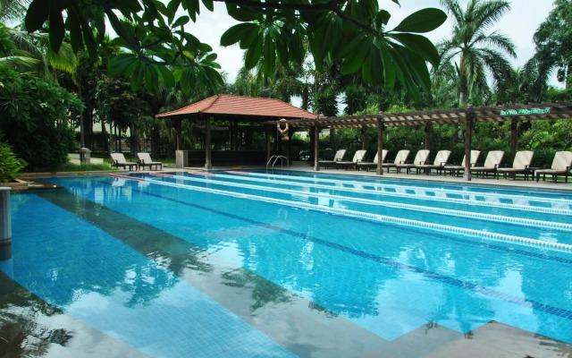 Palm Meadows Resort