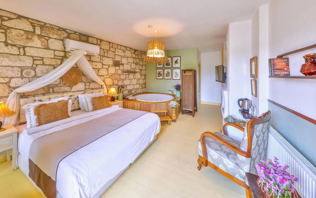 Palas Alacati - Adults Only