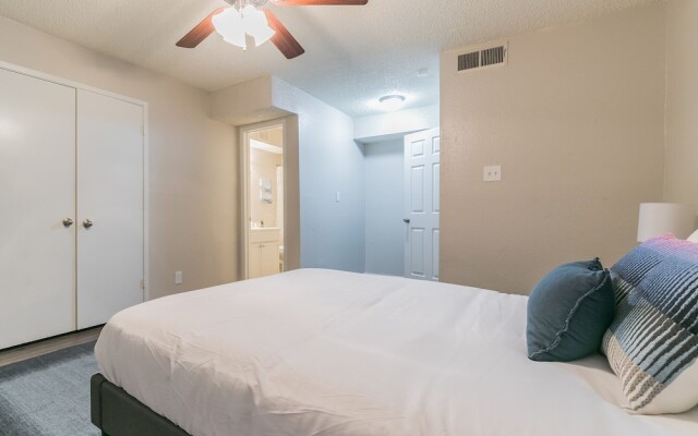 The Economy Suites of East Austin