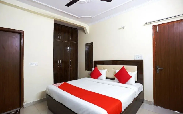 Navodian Residency by OYO Rooms