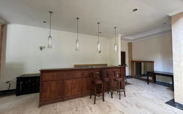 Puri Samaritan Hotel & Restaurant