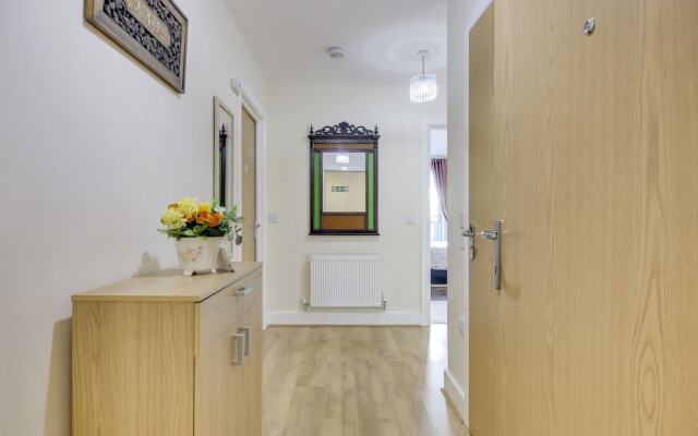 Modern Glenthorne Road Apartment