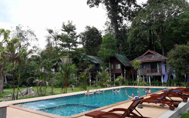 Tree Top River Huts